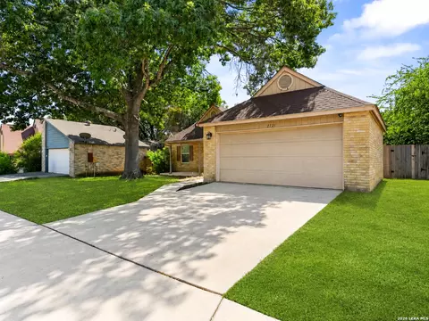 2721 Cedar Ln, Schertz, TX 78154