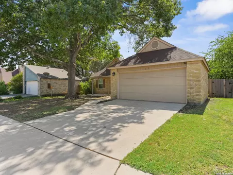 2721 Cedar Ln, Schertz, TX 78154