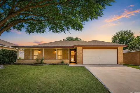 182 Clear Oak, Universal City, TX 78148