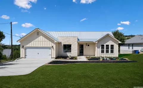 265 Magnolia Mdw, Canyon Lake, TX 78133
