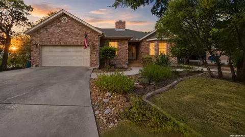632 Mission View Ct, New Braunfels, TX 78130