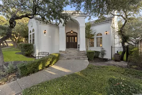 4 Waterford Gln, San Antonio, TX 78257