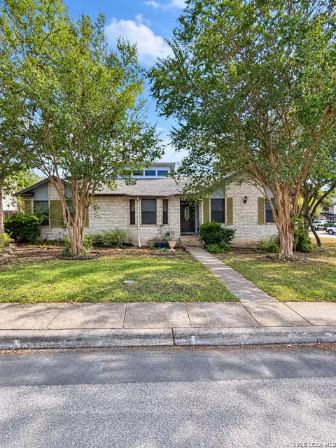 9334 Jorwoods Dr, San Antonio, TX 78250