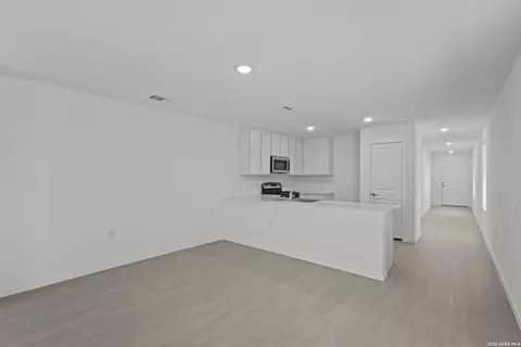 Entry Way - 6051 Skipping Way, Von Ormy, TX 78073 photo 4 of 4