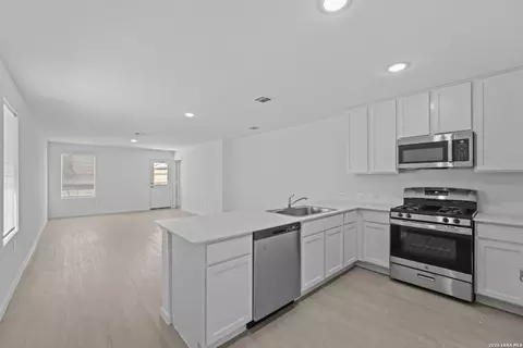 Kitchen - 6051 Skipping Way, Von Ormy, TX 78073 photo 1 of 2