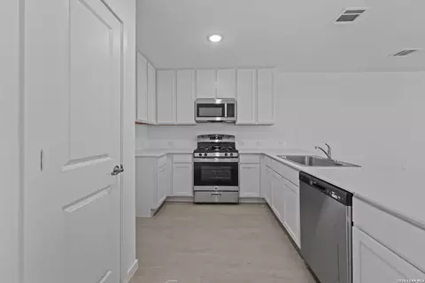 Kitchen - 6050 Remember Way, Von Ormy, TX 78073 photo 2 of 3