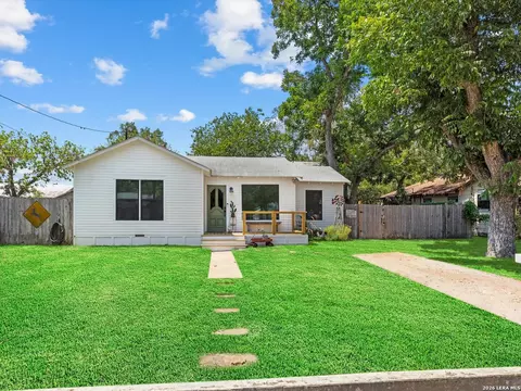 464 S Washington Ave, New Braunfels, TX 78130