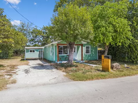 647 Dolle Ave, Seguin, TX 78155