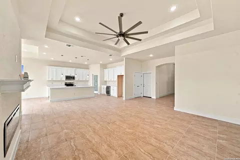 140 Sylashayes Loop, Pleasanton, TX 78064
