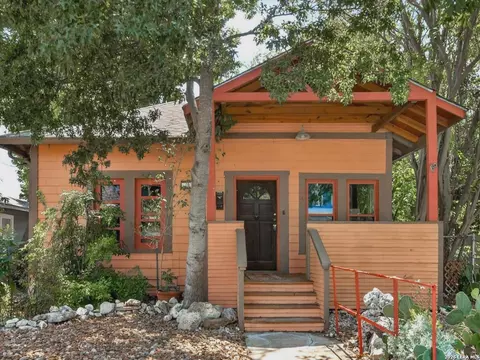 808 W French Pl, San Antonio, TX 78212