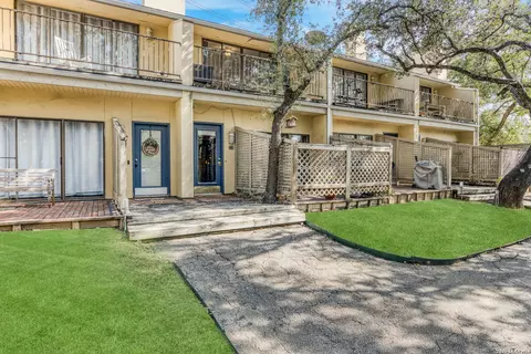 8642 Fredericksburg Rd #103, San Antonio, TX 78240