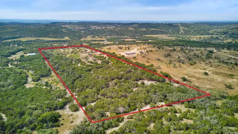 493 Lazy Vly, Comfort, TX 78013