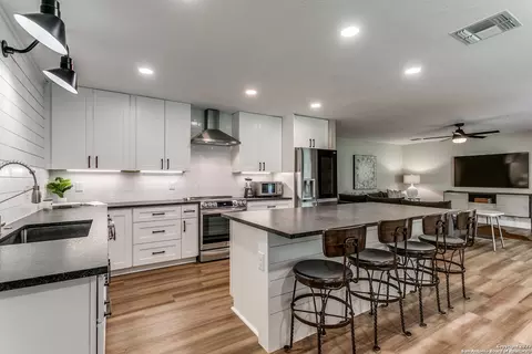 7619 Valley Trails St, San Antonio, TX 78250