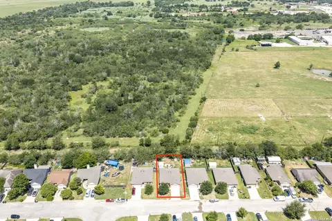 View/Area - 186 Talon, Luling, TX 78648 photo 4 of 9