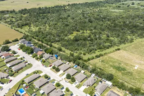 View/Area - 186 Talon, Luling, TX 78648 photo 9 of 9