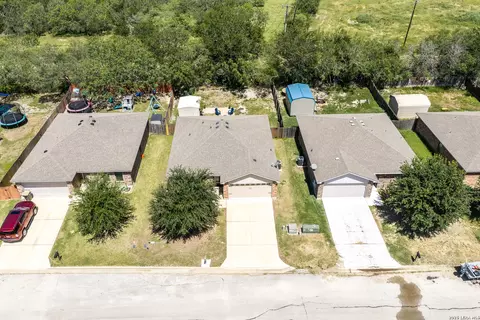 View/Area - 186 Talon, Luling, TX 78648 photo 1 of 9