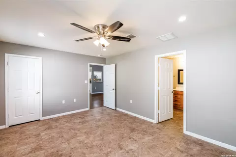Bedroom - 186 Talon, Luling, TX 78648 photo 1 of 5