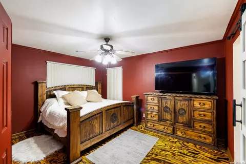 Bedroom - 140 Hillcrest, Luling, TX 78648 photo 4 of 4