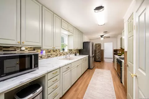 Kitchen - 140 Hillcrest, Luling, TX 78648 photo 1 of 1