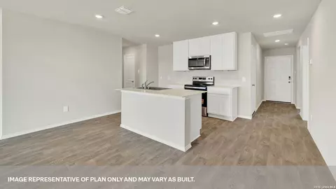 Kitchen - 302 Windflower Cv, Luling, TX 78648 photo 1 of 4