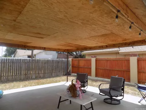Exterior - 2982 Superior Dr, Eagle Pass, TX 78852 photo 4 of 5