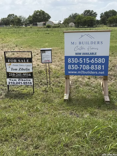 206 Double Creek Loop, Seguin, TX 78155