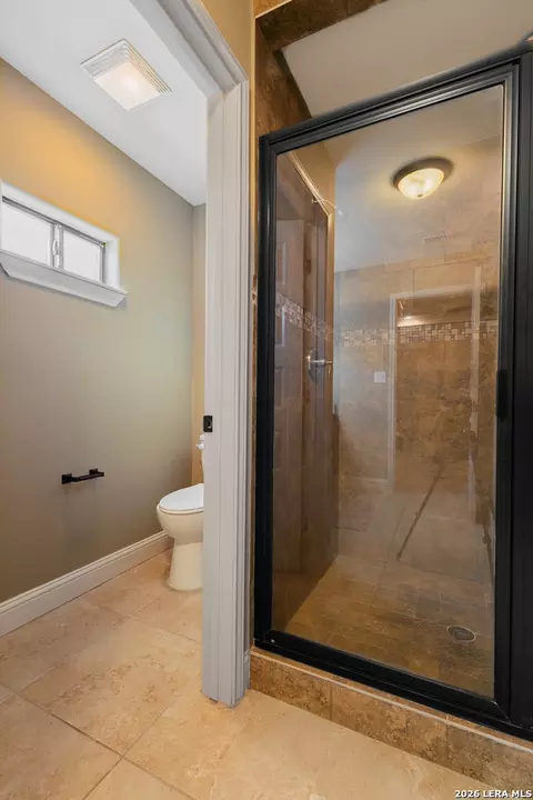 Bath - 2740 Oak Manor Dr, Eagle Pass, TX 78852 photo 3 of 6