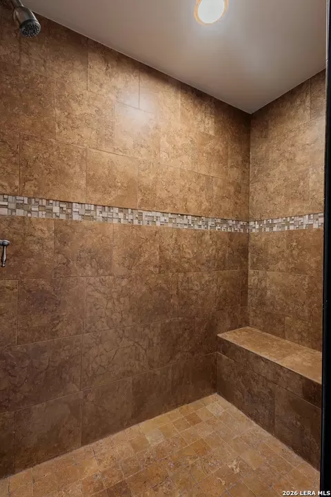 Bath - 2740 Oak Manor Dr, Eagle Pass, TX 78852 photo 4 of 6