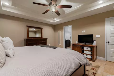 Bedroom - 2740 Oak Manor Dr, Eagle Pass, TX 78852 photo 3 of 8
