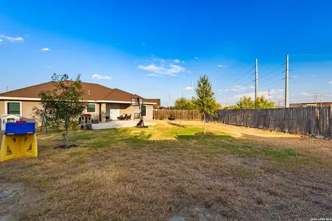 Exterior - 2740 Oak Manor Dr, Eagle Pass, TX 78852 photo 2 of 2