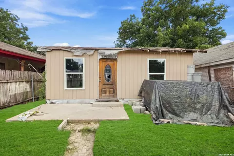 2917 Chihuahua St, San Antonio, TX 78207