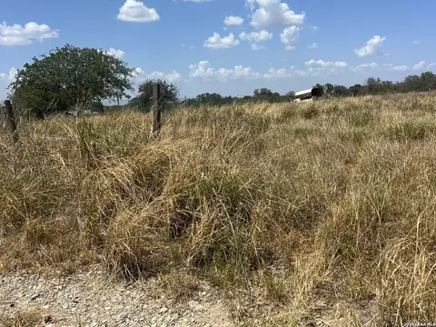 4211 Butterfly, Von Ormy, TX 78073 photo 5