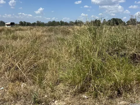 4211 Butterfly, Von Ormy, TX 78073 photo 3