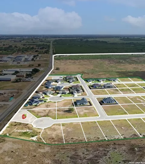 101 Albion Ct, Poteet, TX 78065