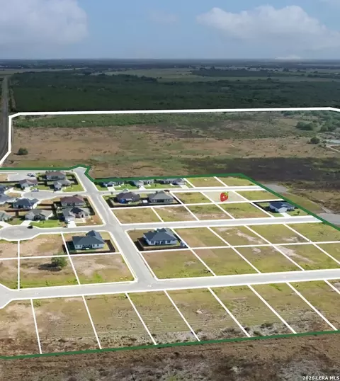 124 Growers Ave, Poteet, TX 78065