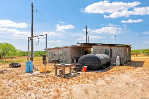 Exterior - 2252 E Frontier 5, Freer, TX 78384 photo 1 of 1