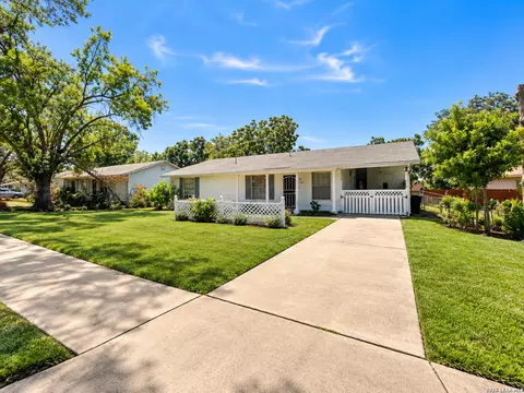 5842 Branch Valley St, San Antonio, TX 78242