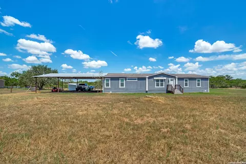 20353 Senior Rd, Von Ormy, TX 78073 photo 3