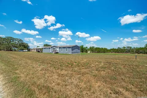 20353 Senior Rd, Von Ormy, TX 78073 photo 4