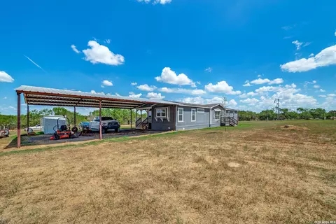 20353 Senior Rd, Von Ormy, TX 78073 photo 2