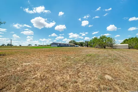 20353 Senior Rd, Von Ormy, TX 78073 photo 6