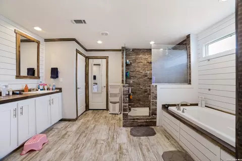 20353 Senior Rd, Von Ormy, TX 78073 photo 18