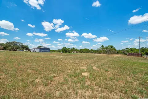 20353 Senior Rd, Von Ormy, TX 78073 photo 5