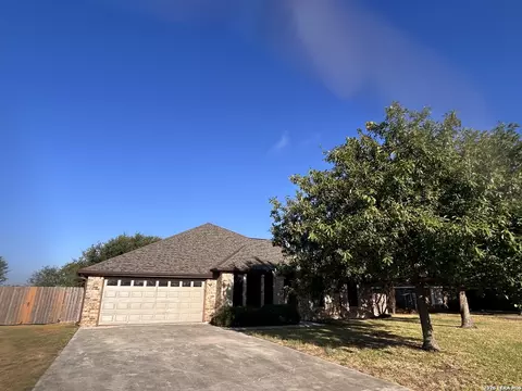 152 Castle Breeze, Seguin, TX 78155