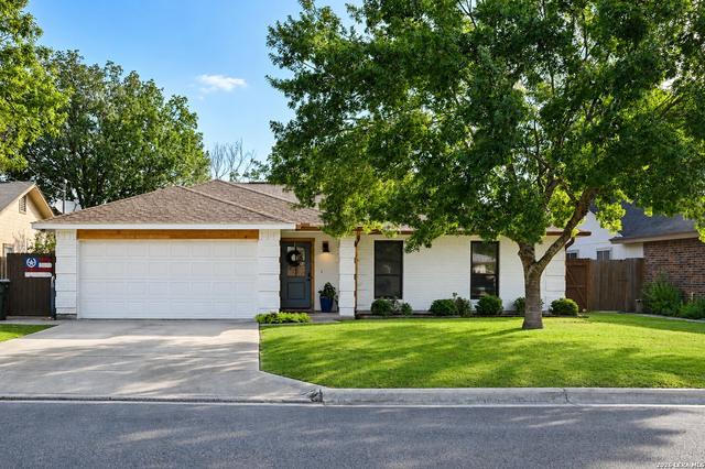 921 Seminole Dr, New Braunfels, TX 78130