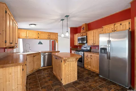 994 Quail Run, Lytle, TX 78052 photo 21