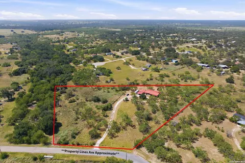 994 Quail Run, Lytle, TX 78052 photo 3