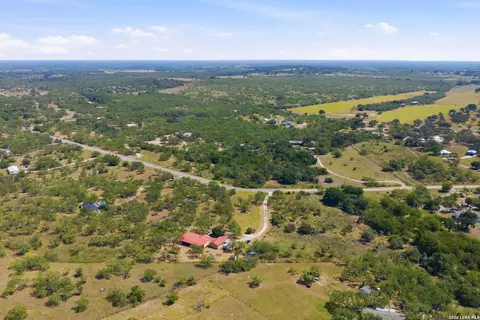 994 Quail Run, Lytle, TX 78052 photo 8