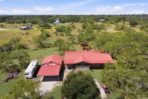 994 Quail Run, Lytle, TX 78052 photo 10