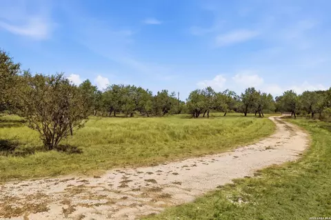 994 Quail Run, Lytle, TX 78052 photo 11